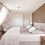 Senhoog نيبلوم
